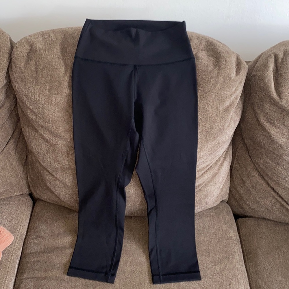 Lululemon Wunder Under 21” Size 4